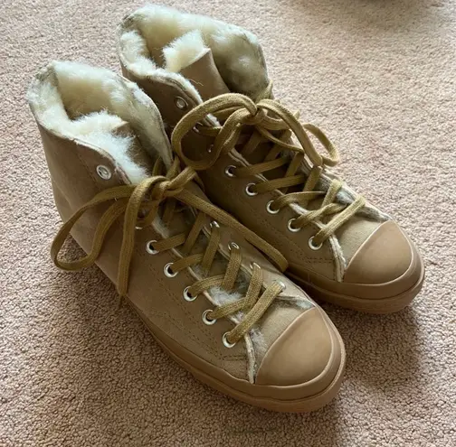 Converse NWOT Chuck 70 Shearling  High Top