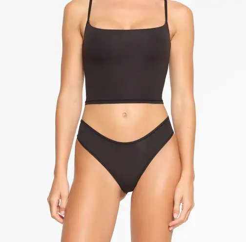 SKIMS Fits everybody cami Medium NWT black
