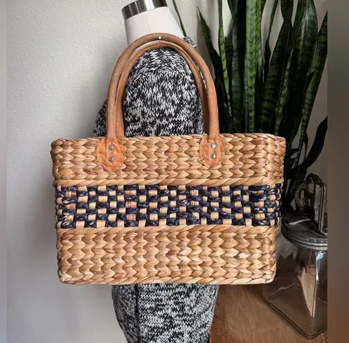 Vintage Woven Straw Tote Structured Boxy Market Bag Leather Handles Tan