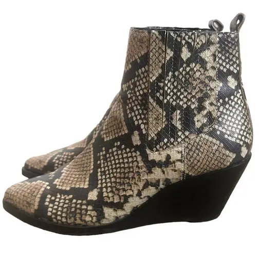 Treasure & Bond Wedges Boots Faux-Snakeskin Print Ankle Booties Black Tan 7