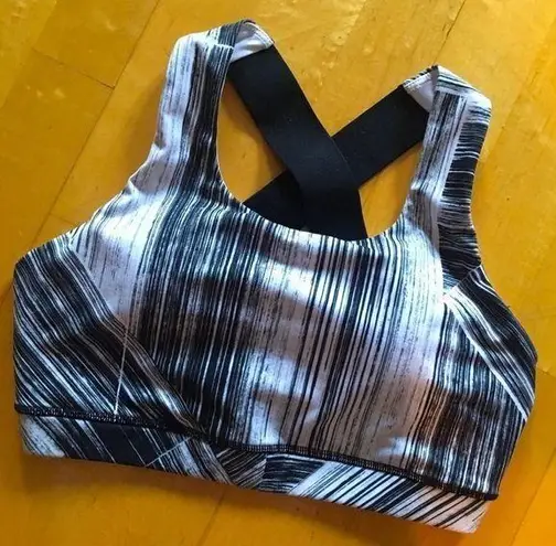 Almondon Abstract Fitness Padded Bra, Black, White, Size S