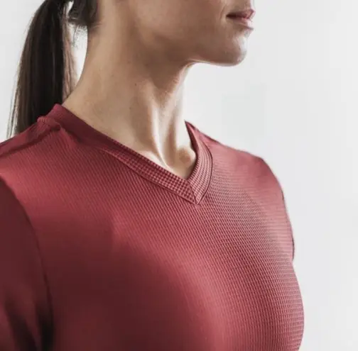 Nobull NWT V-Neck Long Sleeve Waffle Women's Sweatshirt - XS - Wine (Red)