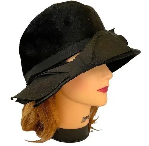 Vintage Italian Brigitte Lilli of California Black Wool Grosgrain Bow Cloche Hat