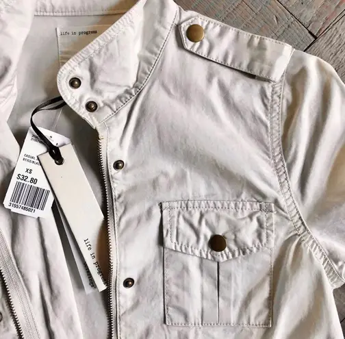 Neutral Colored Cargo Utility Jacket XS Tan