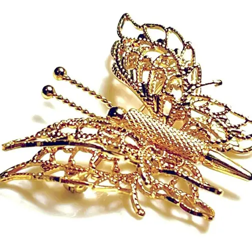 Monet Vintage  BUTTERFLY BROOCH Pin Gold Filigree 1-5/8” Double Wing Signed