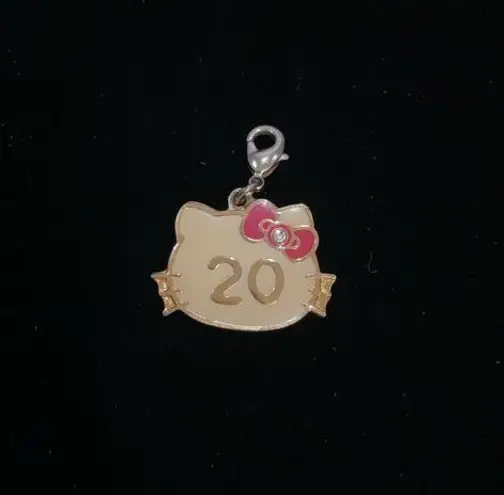 Hello Kitty  NUMBER TWENTY CHARM - Image 1