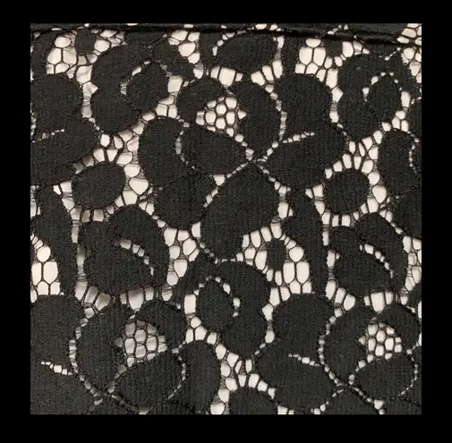 Apostrophe stripe blk/ off wht skirt-. Size small