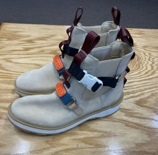 Sorel  Hi-Line EQ Chelsea Boots Women's 7.5 Beige Geox Respira Waterproof S56