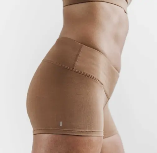 Nobull NWT Women's Matte Short 2" - Medium - Toffee Brown