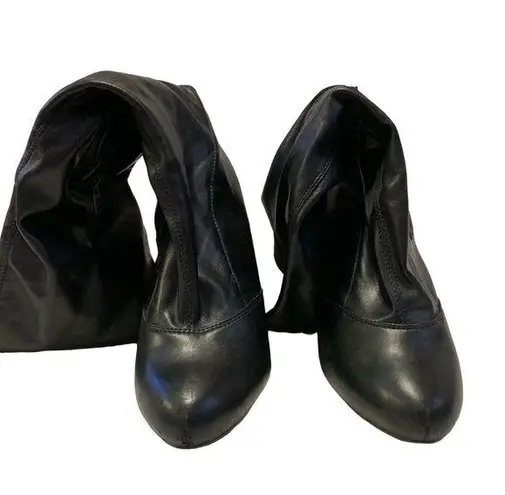 Brand Black knee high black boots with side zipper Size undefined