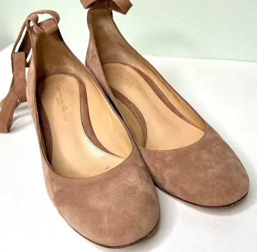 Gianvito Rossi  Suede Low Heel Pumps with Wrap Straps Mauve / Taupe Size 36.5 6