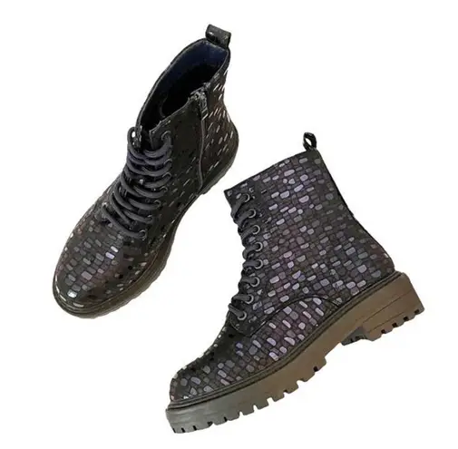 Tinstree Combat Boot Metallic Blue Printed Lug Sole 8 Eye Lace Up Boots Size 6 Black