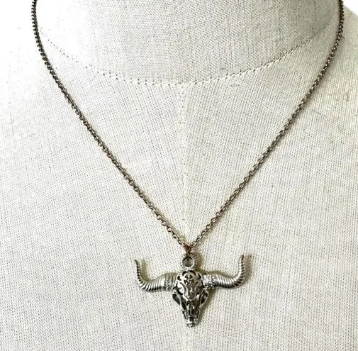 Freedom silver tone bull head cow skull pendant necklace