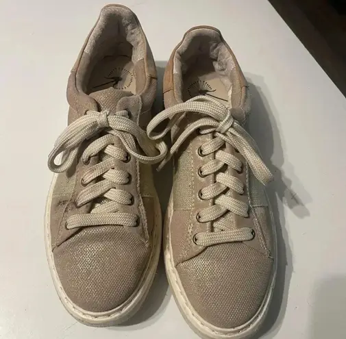 OTBT Women’s Size 8.5 Normcore Tan Lace Up Sneakers