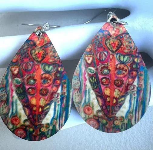 Design teardrop earrings