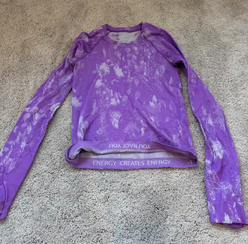 Lululemon  Long Sleeve Swiftly Tech Race 2.0 Length size 4 PRUPLE AND WHITE