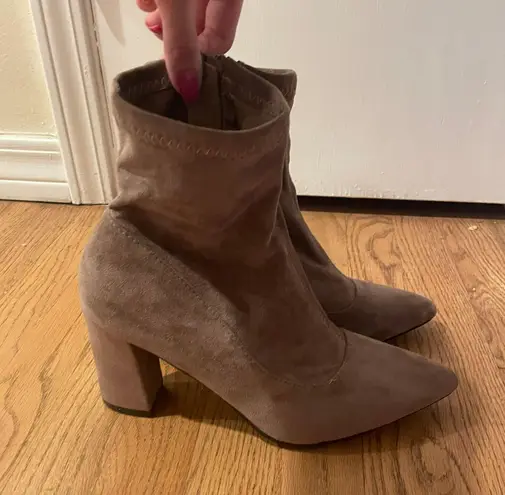 unilady Eloise Suede Booties