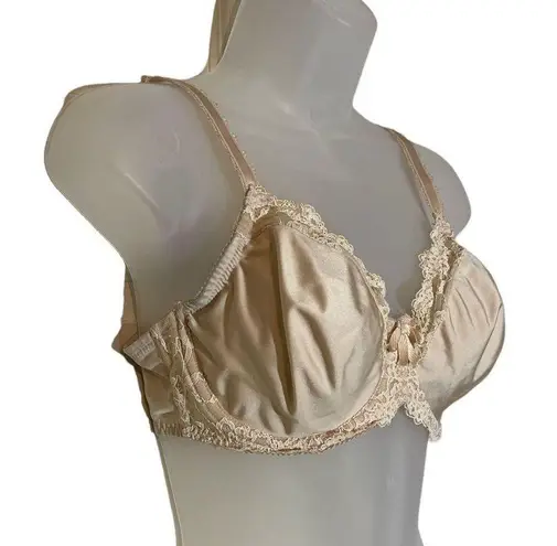 Wacoal Vintage 1990s Beige Underwire Bra Lace Trim 36D