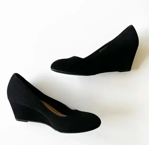 Rialto Freda Faux Suede Wedges Size 11 Black Round Toe Pump Witchy Goth Dark