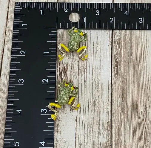 2 Vintage Frog Movable Legs Brooch