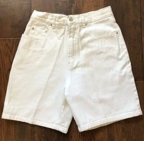 B.U.M white jeans shorts, vintage Size undefined