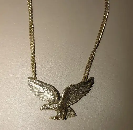 Eagle Flying Pendant 18 Inch Necklace Avon Gold Tone Cuban Style Chain Vintage