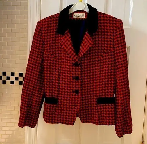 Gianni wool blend red and black plaid jacket/ blazer. Black velvet trim. Size 6P