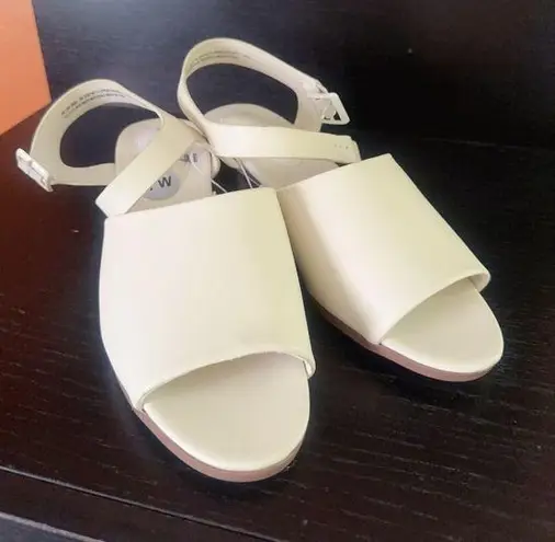 Black Rivet Melina open toe sandals cream off white Sz 7 wide Adjustable strap