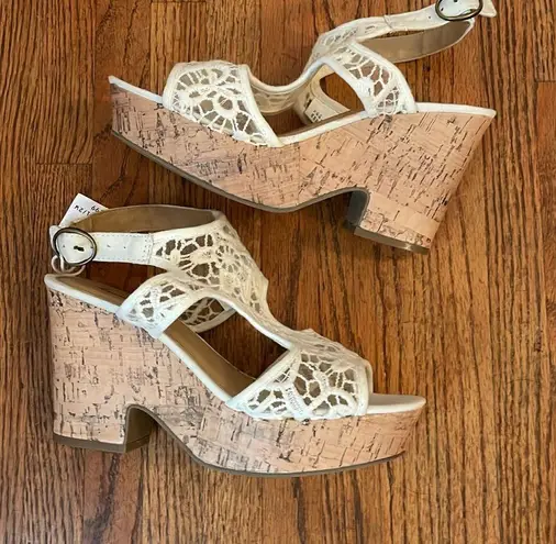 American Eagle  NWT Lace Crochet Canvas Cork Wedge Heeled Platform Sandals