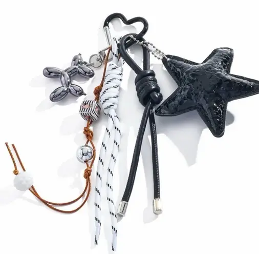 NEW Black Star & Balloon Dog Keychain Trendy Unisex Streetwear Charm