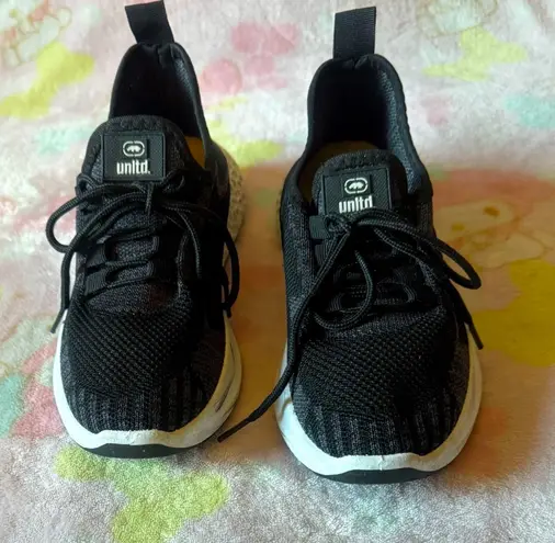 Ecko Unltd black boys size 5 (Big Kids) sneakers (new)