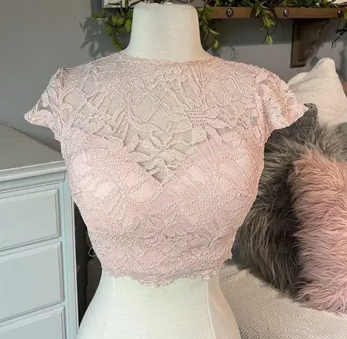 B Darlin  Lace Top Criss Cross Open Back Sash Tie Peach Womens 1/2 Romantic Lace