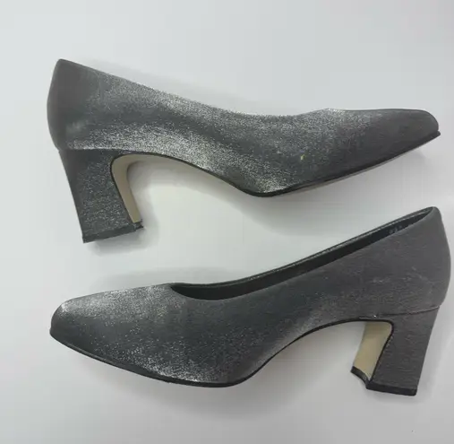 Naturalizer Silver Kitten Heels Size 7.5W