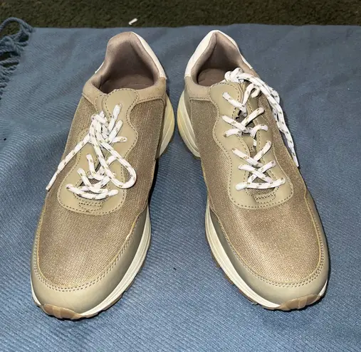 A New Day Women’s  Beige Sneakers