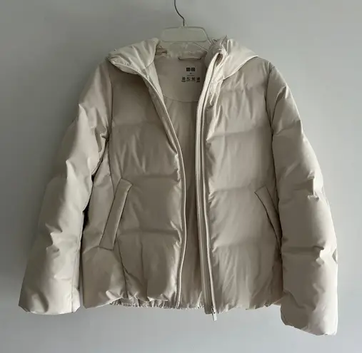 Uniqlo White / Cream Puffer Jacket