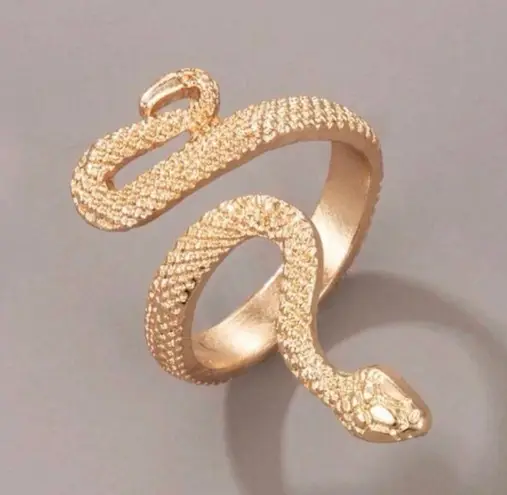 Snake Ring Gold