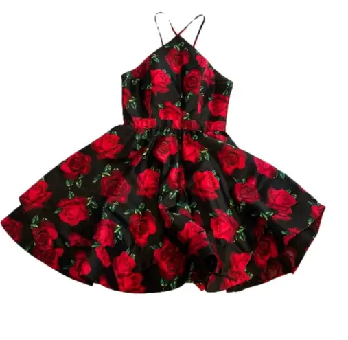 Camille La Vie short prom/formal halter dress w/flounce hem, size 5 (small)