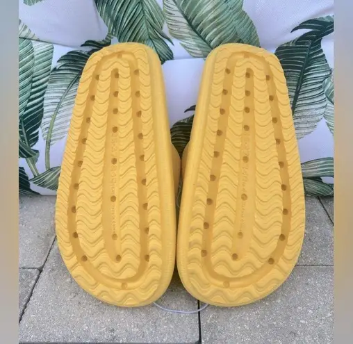 Unisex thick sole super soft slides Yellow NEW Size undefined