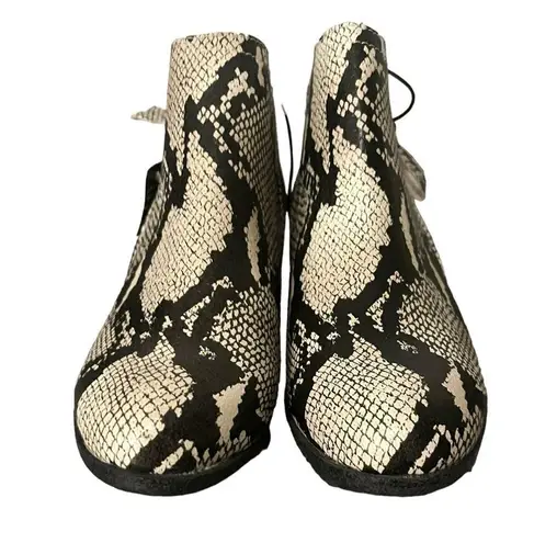 Arizona Jeans NWT Arizona Jean Co Faux Snake Skin Galen Block Heel Side Zipper Ankle Booties