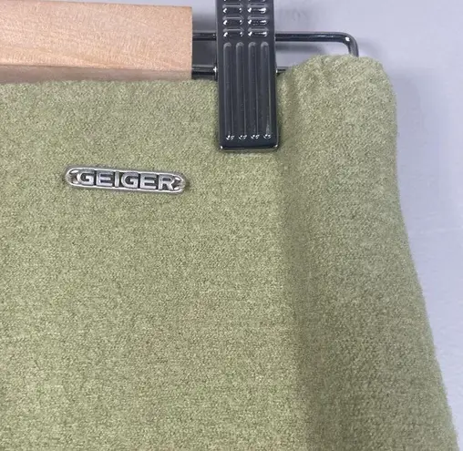 Geiger Wool 2 Piece Green Embroidered Floral Vintage Skirt Jacket Set Size 34