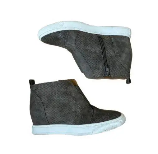 DOLCE VITA Kalista Perforated Wedge Sneaker Bootie Size 8.5 Brown