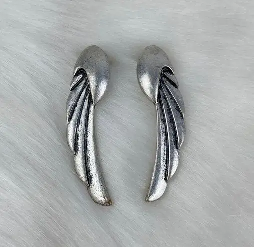 Boutique 💕 Silver Tone Angel Wing Earrings Brushed Pewter Black Bird Wings