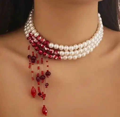Boutique "Vampire's Kiss" necklace - Image 2