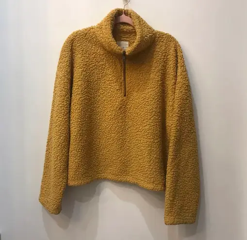 Thread and Supply  Mustard yellow half zip sherpa size Large. 