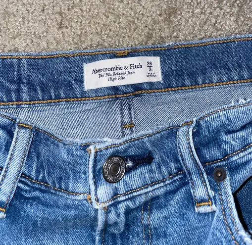 Abercrombie & Fitch High Rise 90s Relaxed Jeans 