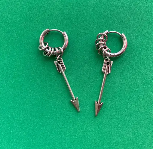 A Pair Titanium Steel Arrow Dangle Drop Earrings for Men Women,Punk Hip Hop Silver
