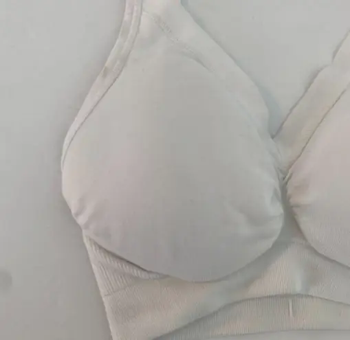 Ingrid And Isabel  White Seamless Drop Cut Nursing Bra NWT - Image 4