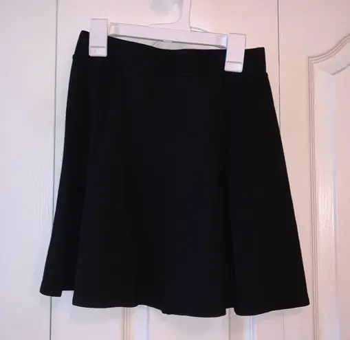 Divided Plain Black Skirt