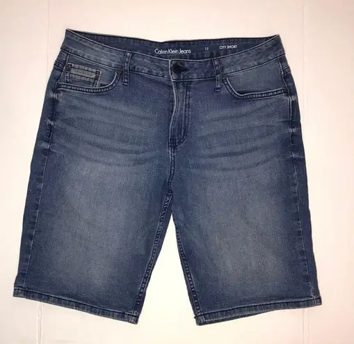 Calvin Klein Jeans City Short Bermuda Shorts for women