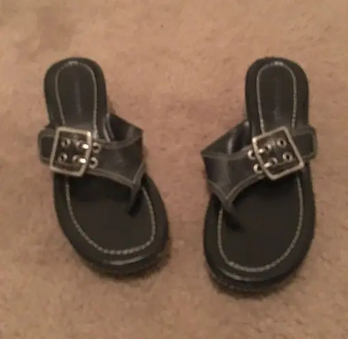 Apostrophe Women's Slip On Flip Flops Sandals Size 7.5 Black